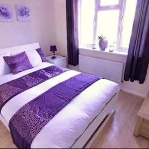 Homestay Grundystreet32, London